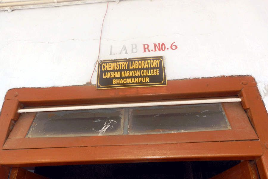 CHEMISTRY LAB